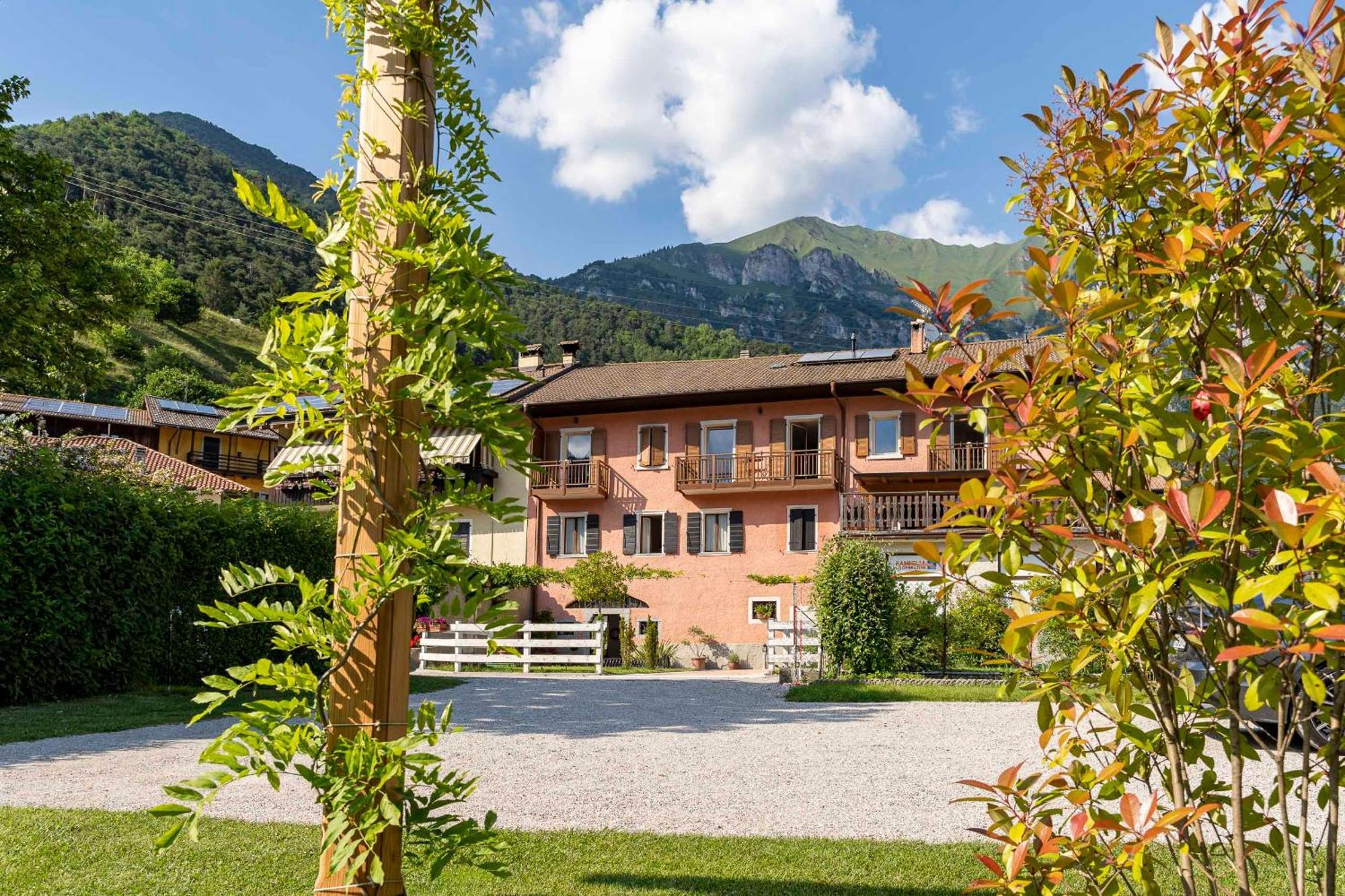 Ledro Lake Suite "Pur" Mezzolago Exterior photo